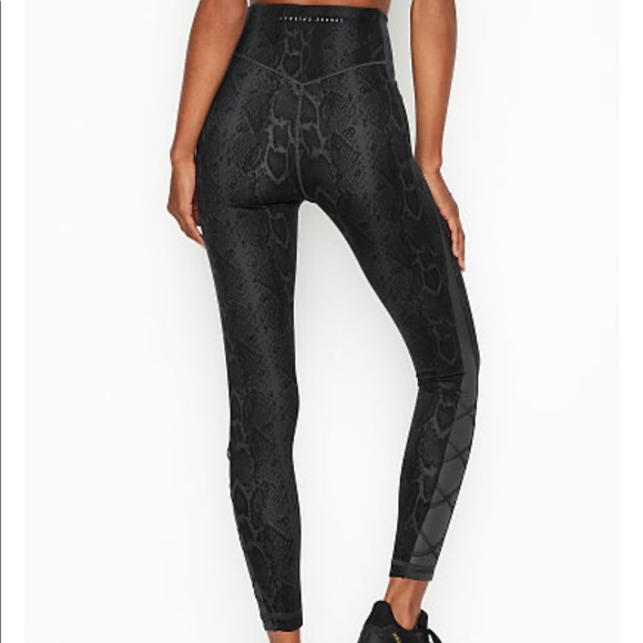 Victoria's Secret Pants - VS Incredible Essential Lace-Up Leggings